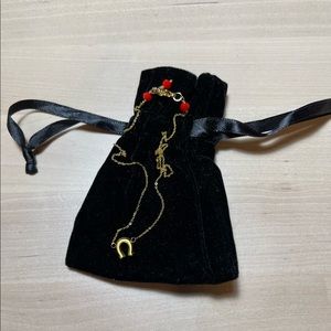 Dainty horseshoe necklace